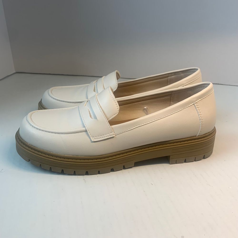 Seychelles Comfort Lug Sole Faux Leather Cream Loafers Size 9 - Picture 3 of 8